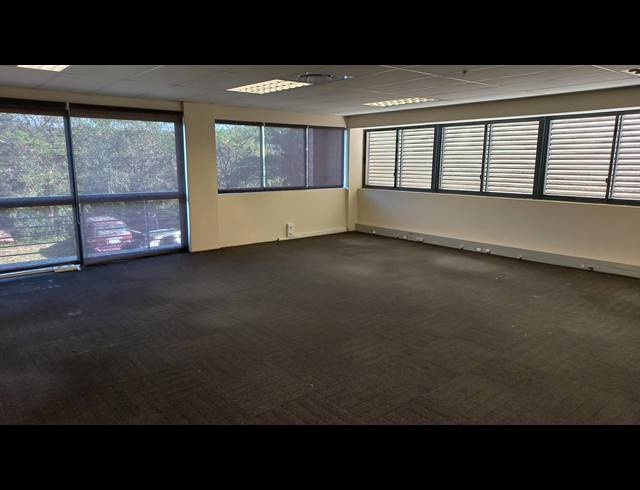 145M² BUSINESS TO LET IN BEREA WEST